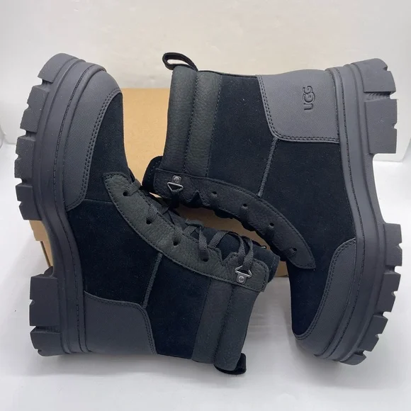 UGG Women's Lace-Up Boot
W / 1174492
W ASHTON WEATHERIZED LACE UP Boots Black - Picture 9 of 16